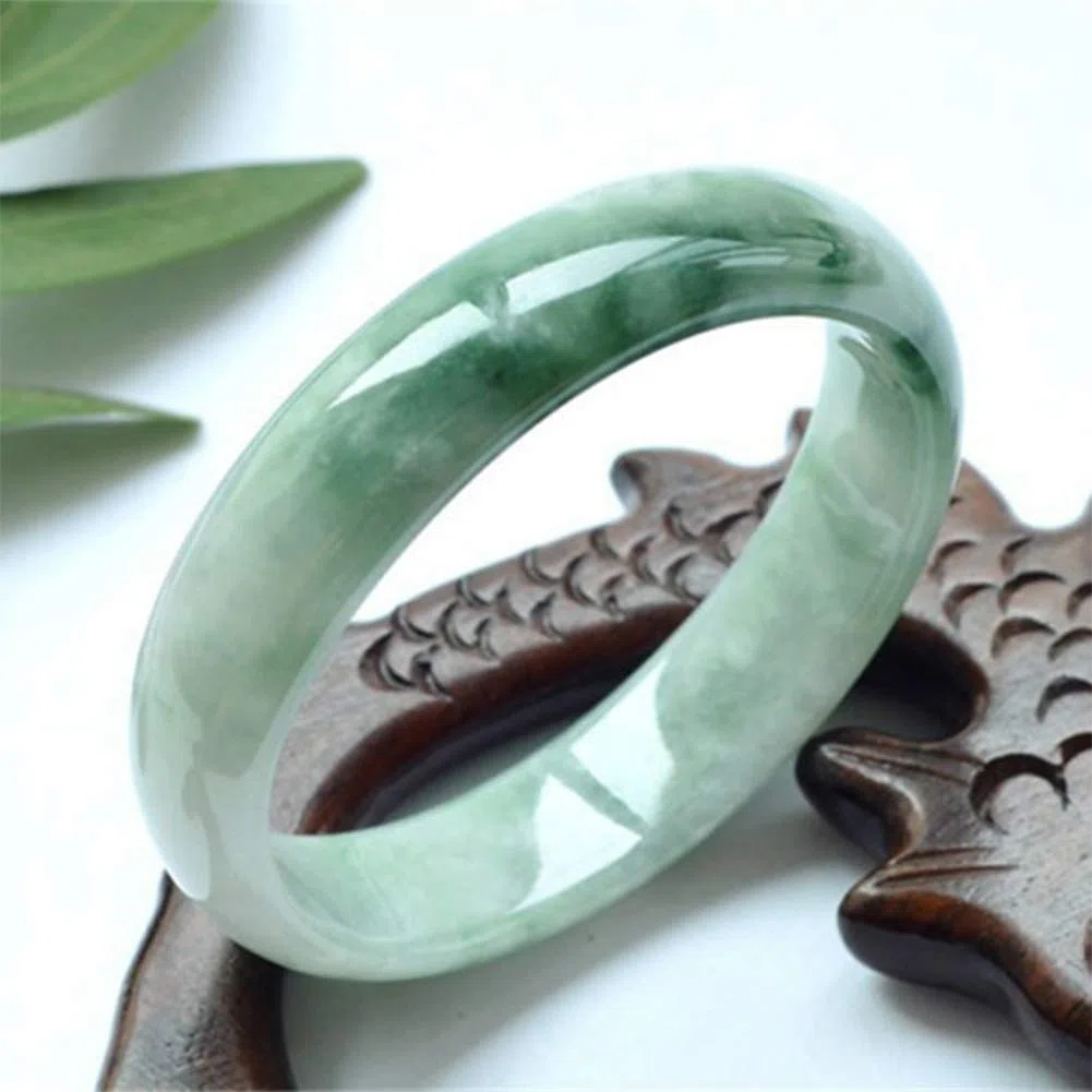 AKT Brazalete de Jade Natural Pulsera Esmeralda Mujer Encanto Joyería de Moda Amuleto de la Suerte de Lady Girl Tallado a Mano,60-61mm
