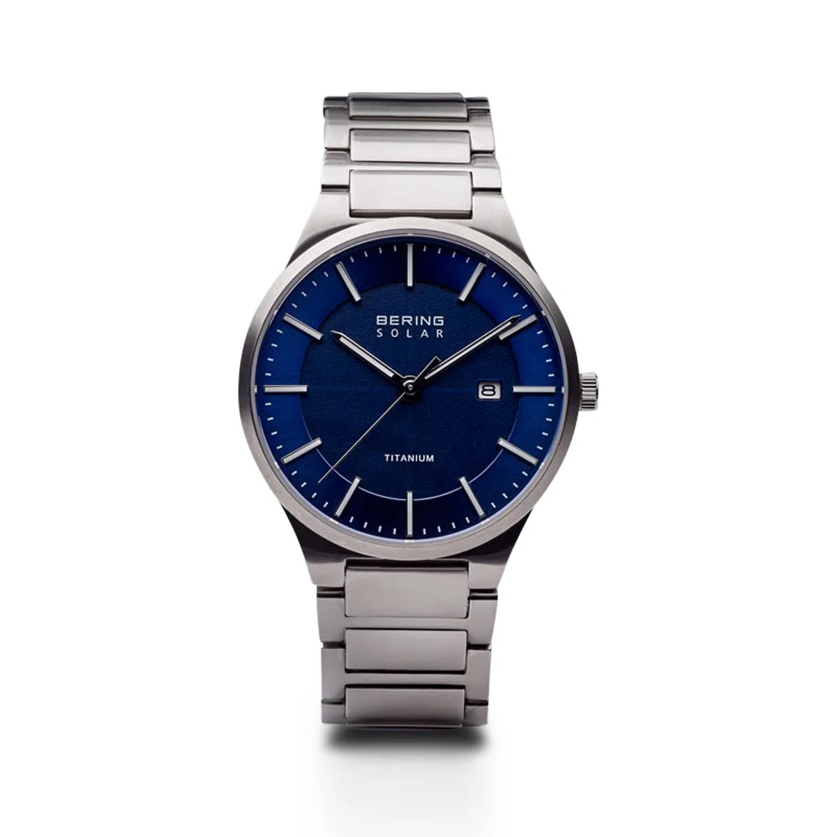 BERING 15239 Reloj Solar para Hombre con Caja de Titanio de 39 mm y Esfera, Brazalete de Titanio con Detalles de Titanio y Resistencia al Agua de 10 ATM