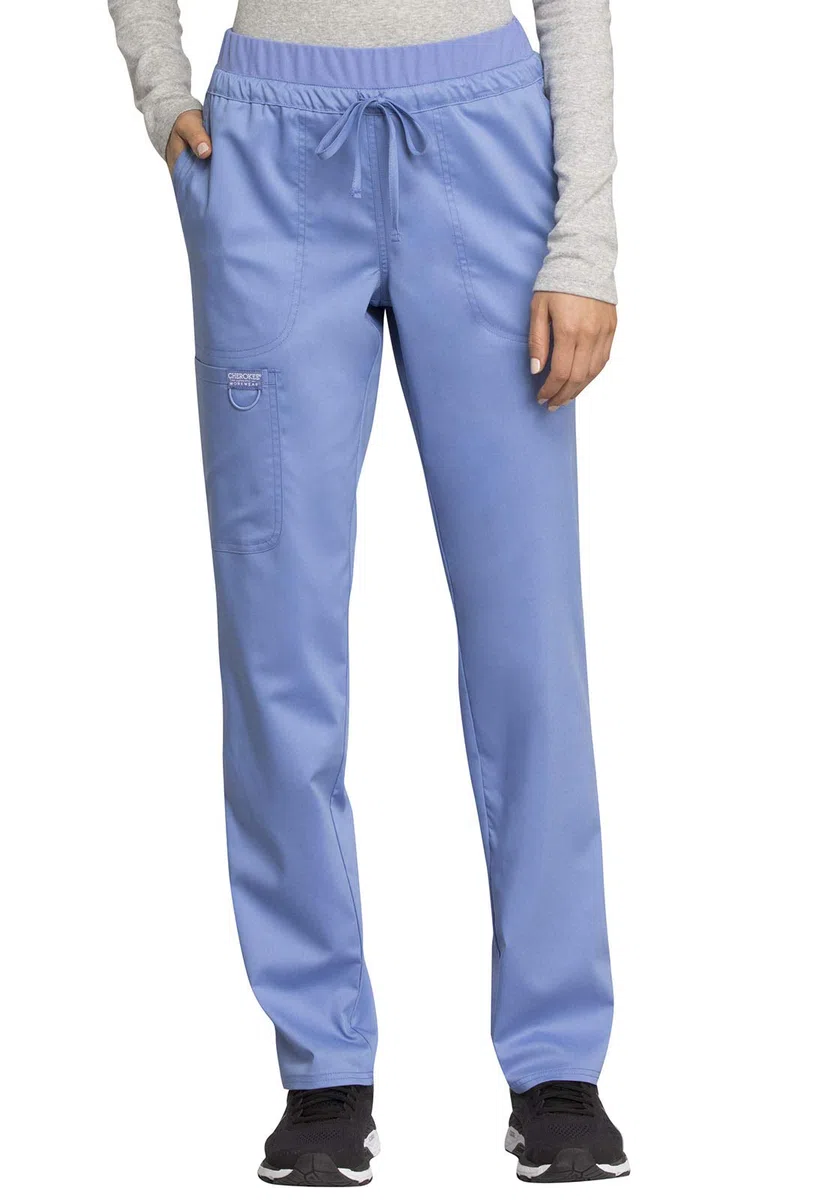 Cherokee Conjunto de uniforme médico para mujer con cuello en V, WW657 con pantalón médico de tiro medio y pierna cónica con cordón WW105, Ciel- 2XL Top / 2XL Petite Pant