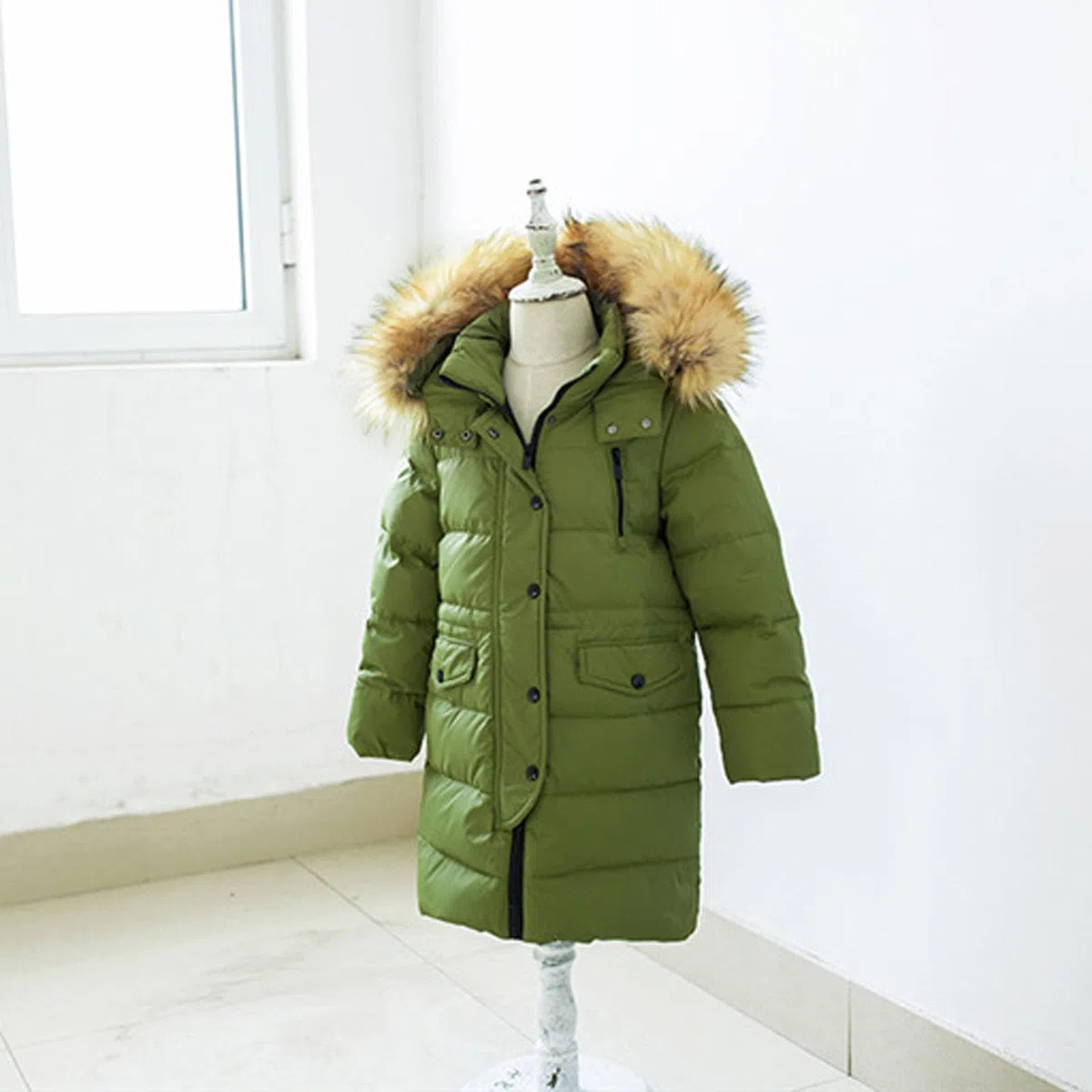 Chaquetas de plumón para niñas, abrigos acolchados gruesos con capucha de piel sintética, resistente al viento, con cremallera, abrigos acolchados versátiles de longitud media para niños de 2