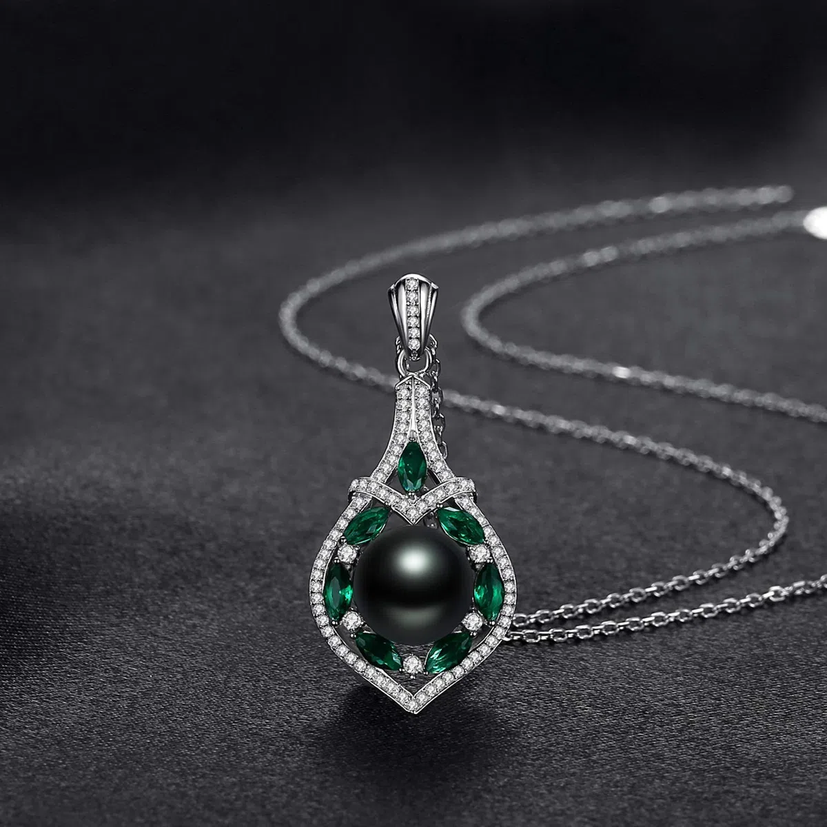 VIKI LYNN Collar con colgante de perlas negras cultivadas de Tahití, de 10 a 11 mm, plata de ley de calidad AAA, circonita cúbica para mujer, Plata esterlina Zirconia cúbica Plata de ley Circonita