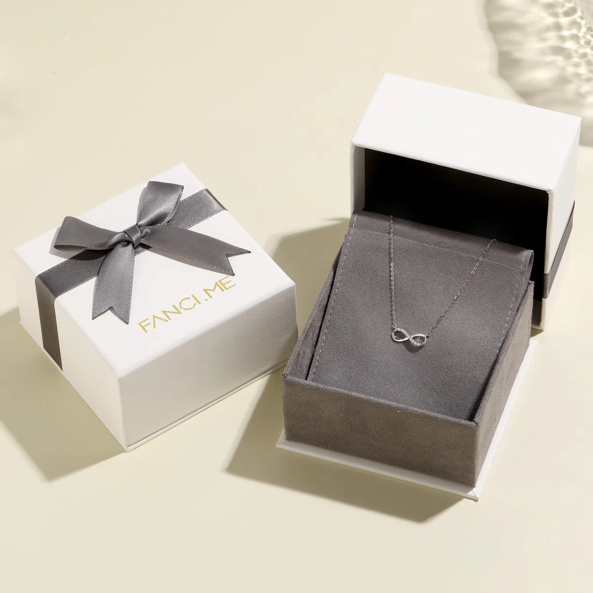 FANCIME Colgante de infinito para mujer de oro 585 de 14 quilates, collar minimalista con diamantes auténticos, joyas para mujeres y niñas, longitud de la cadena ajustable: 40 + 5 cm