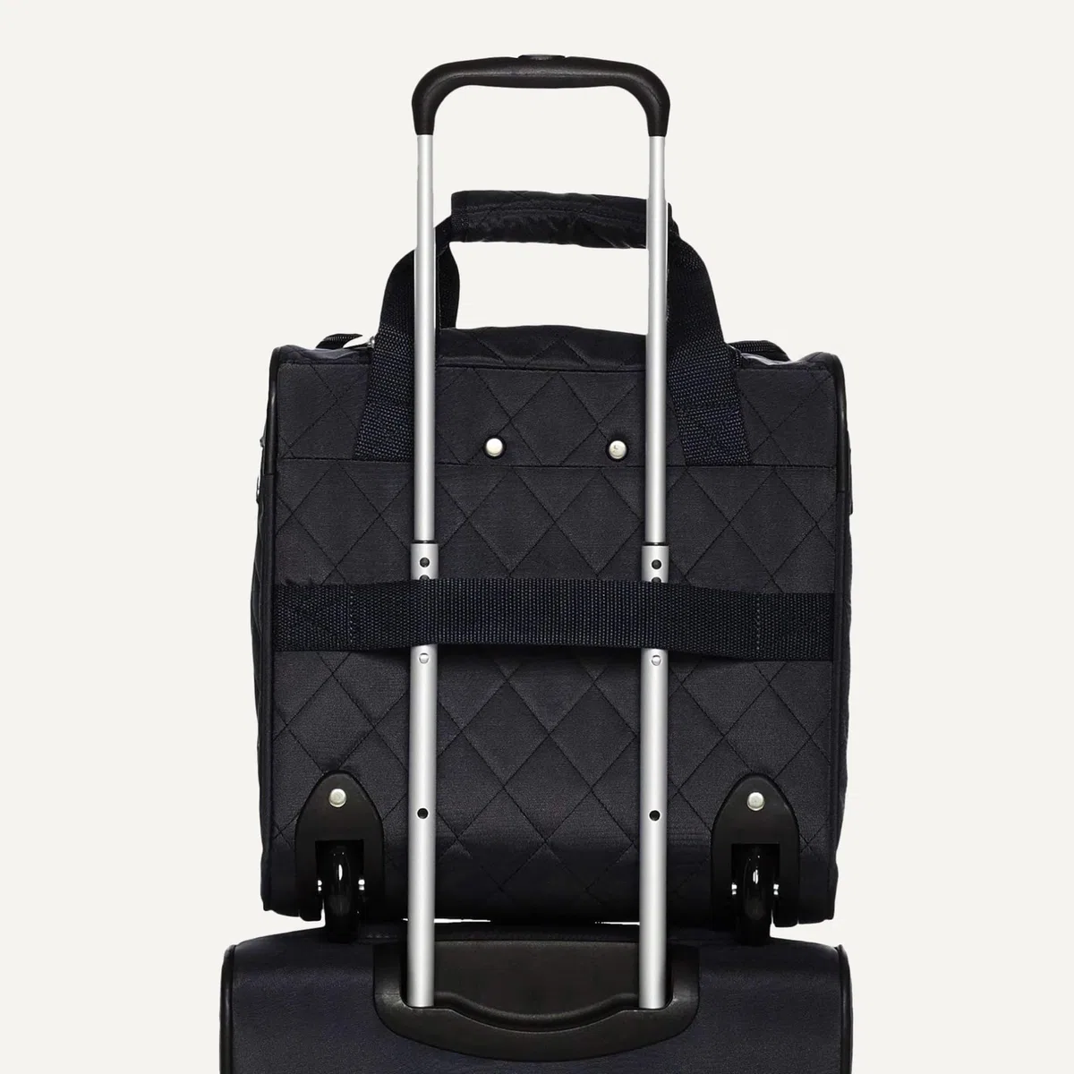 Amazon Basics Equipaje para Llevar debajo del Asiento, Acolchado en Color Negro, 35.3cm x 25.2cm x 38.5cm