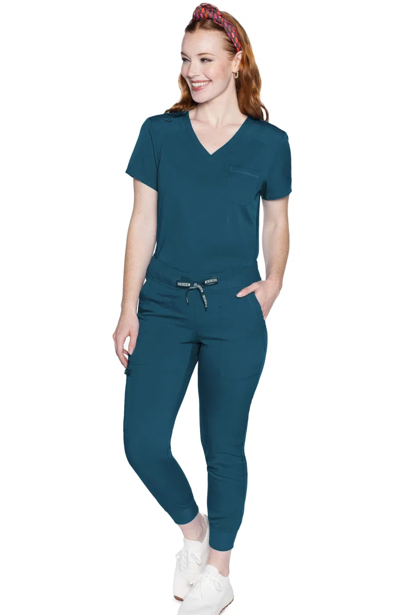 Med Couture Conjunto de uniforme médico para mujer con cuello en V MC7448 y pantalones elásticos en 2 direcciones 7710, Caribe, talla XS y pantalón pequeño XS