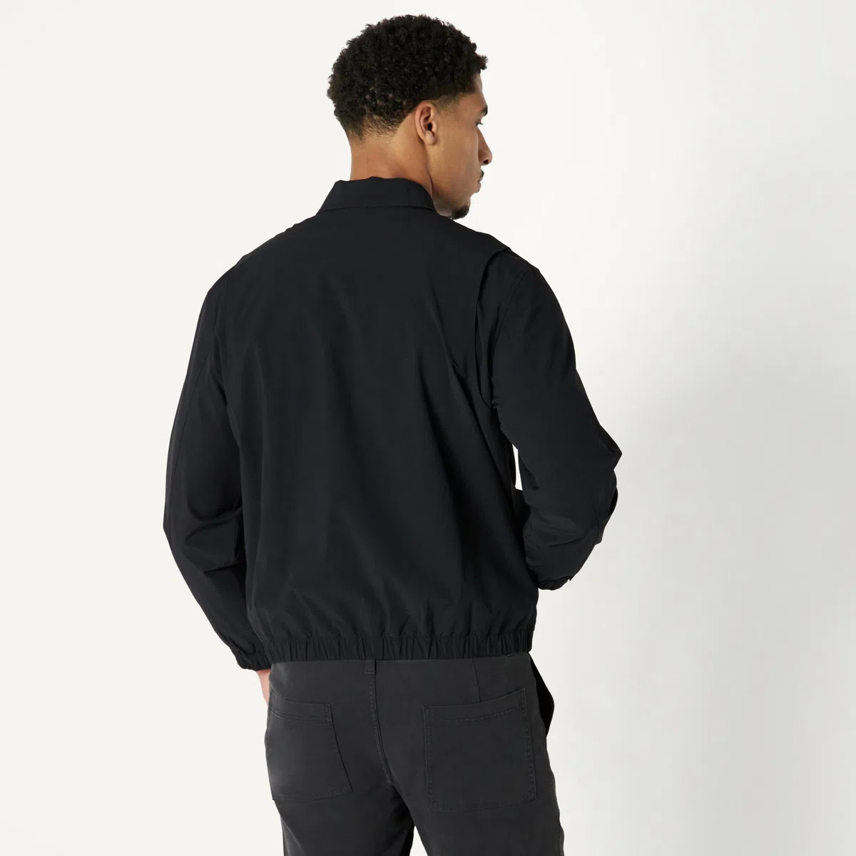 Amazon Essentials Hombre Chaqueta Bomber Elástica, Ligera y Holgada con Cremallera