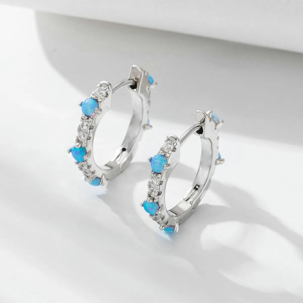 Wycian Pendientes grandes para mujer, ópalo azul y moissanita, pendientes de aro dorados pequeños pequeños para ella 9 K/14K/18K oro/platino