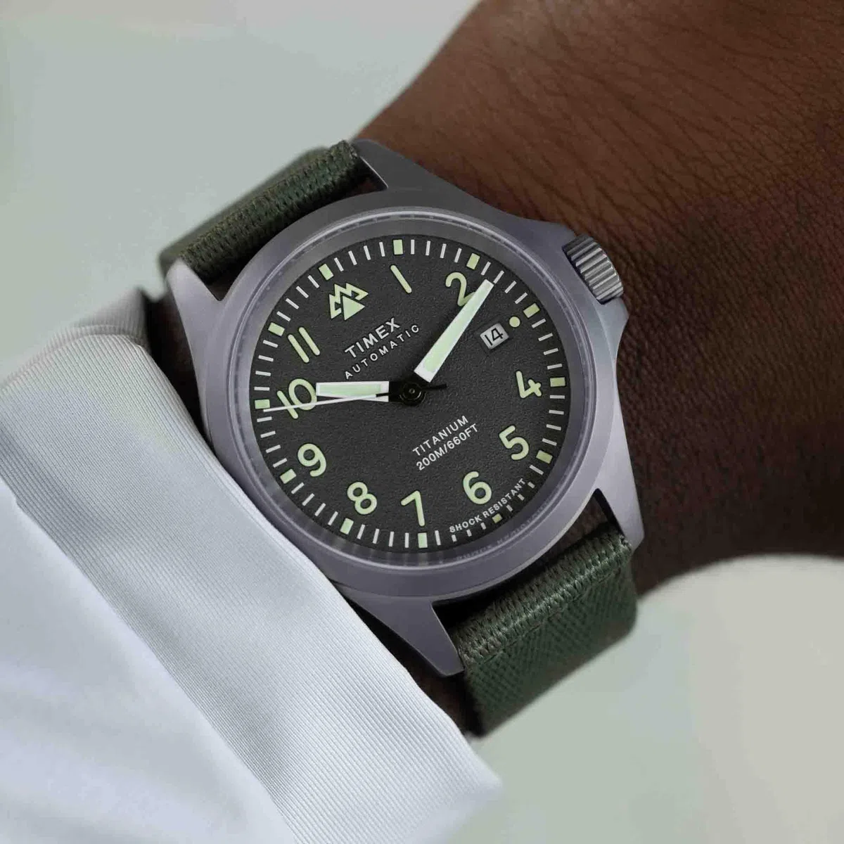 Timex Reloj Analógico para Hombres de Cuarzo con Correa en Plástico TW2V95300JR