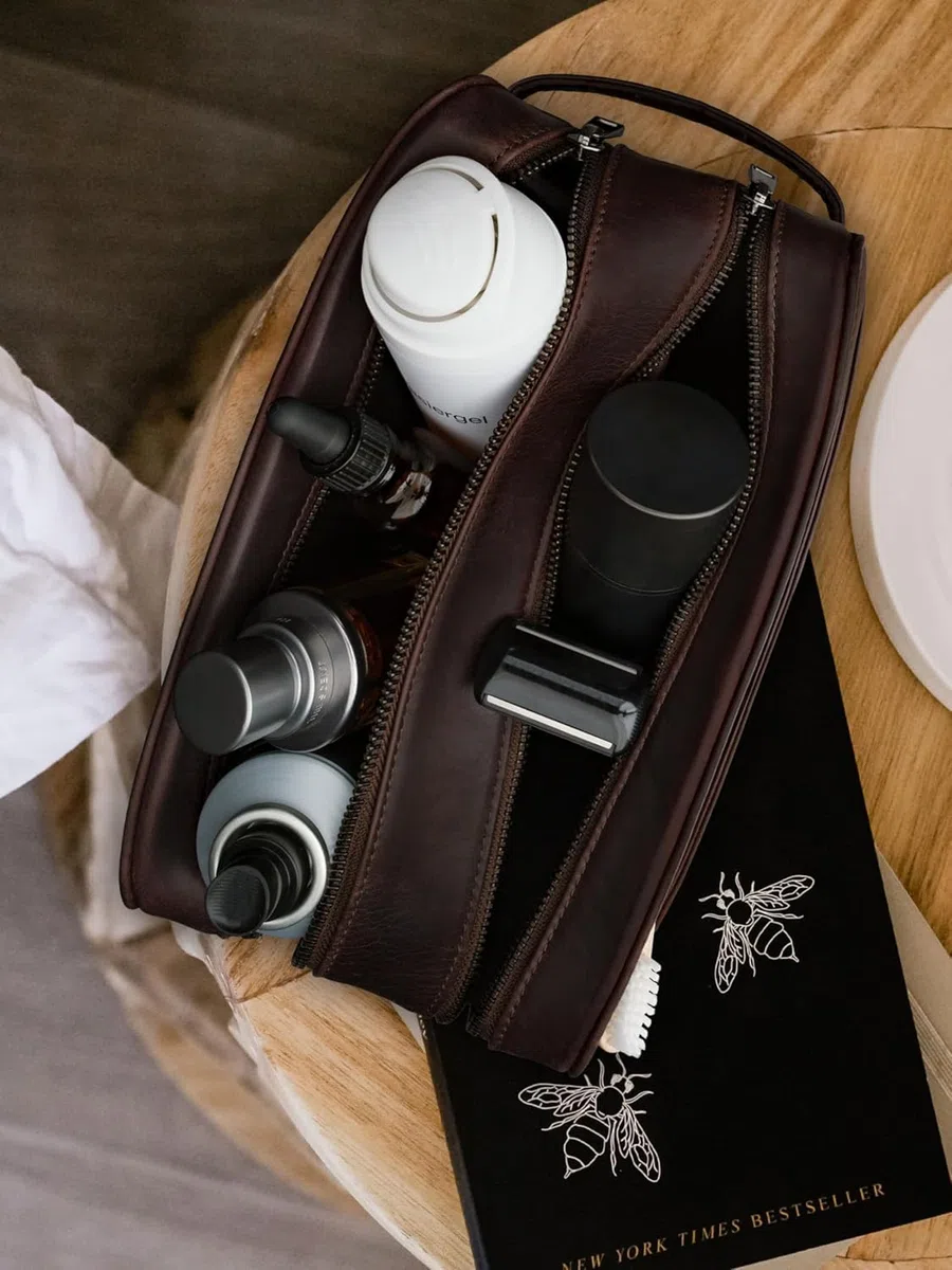 Neceser de Viaje de Cuero auténtico Atlas XL - Bolsa de Aseo para Hombre de Piel Genuina - Hecho a Mano - Diseño Elegante y Gran Capacidad para Viajes y Uso Diario