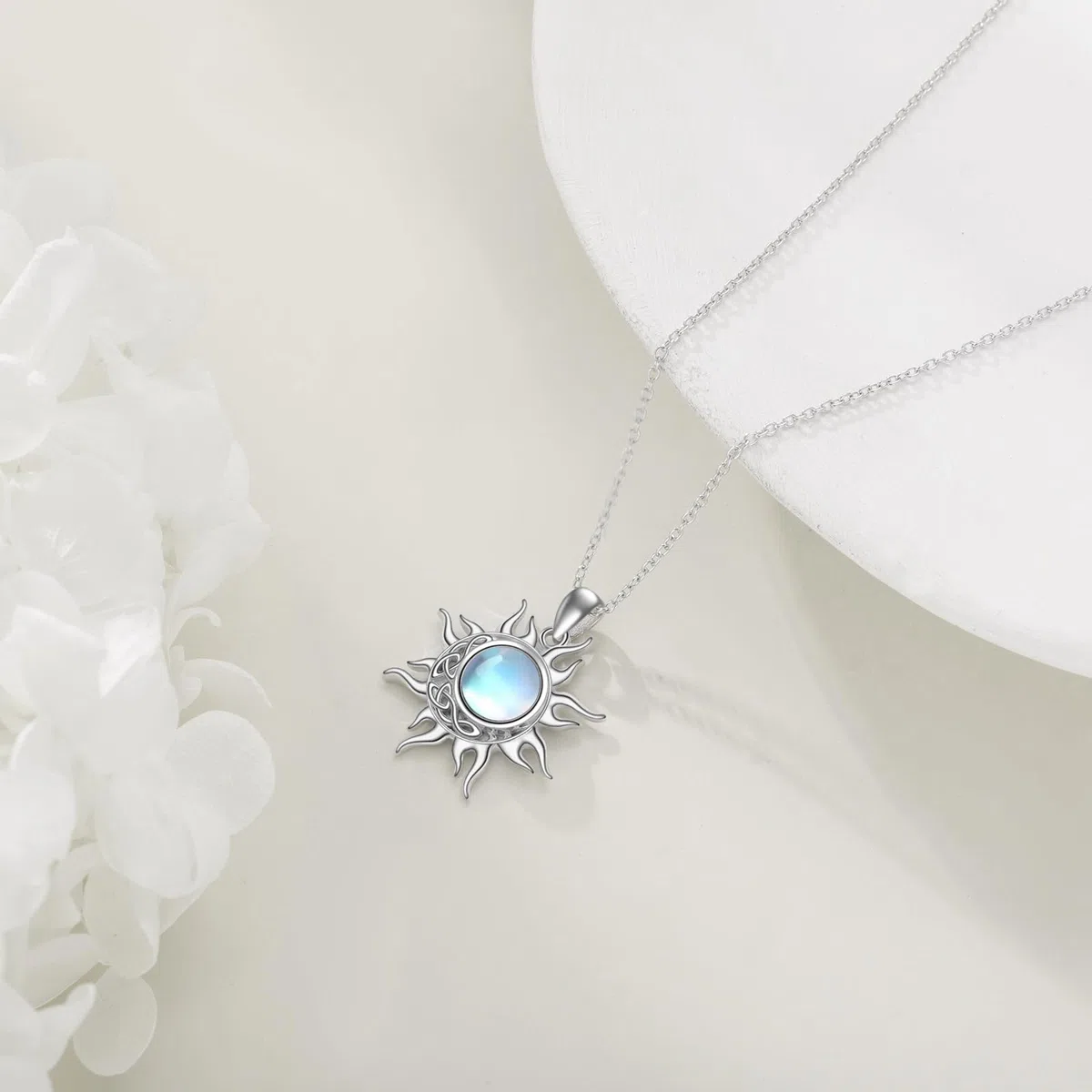 YFN Cadena de plata de ley y luna con colgante de sol y luna, joya de bruja para mujer, regalos para amantes de la naturaleza, Normal, Plata esterlina, No es una piedra preciosa