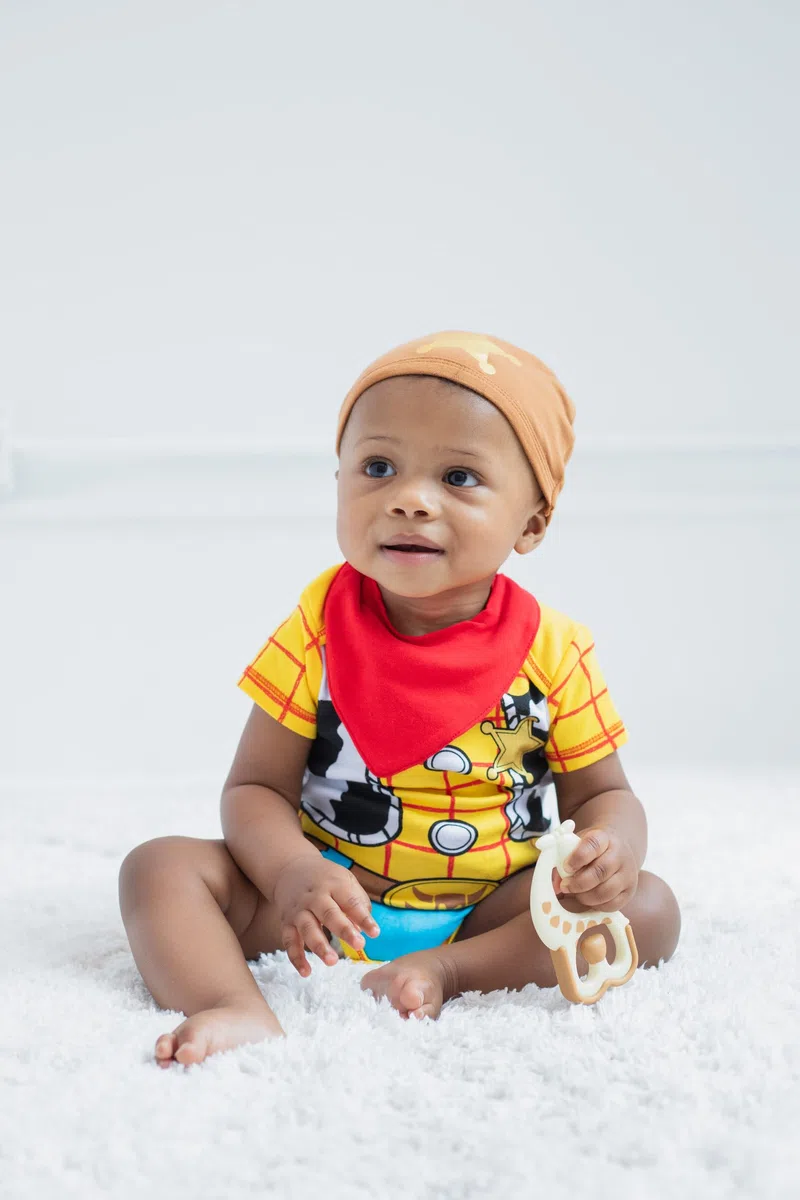 Disney Body para bebé con gorro: Toy Story, Pooh, Increíbles, Monstruos y Mickey
