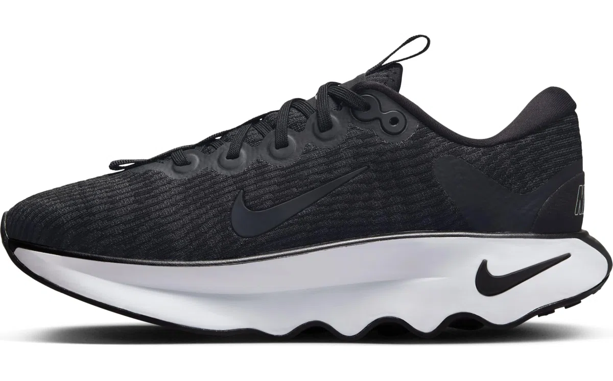 NIKE Motiva SneakerMujer