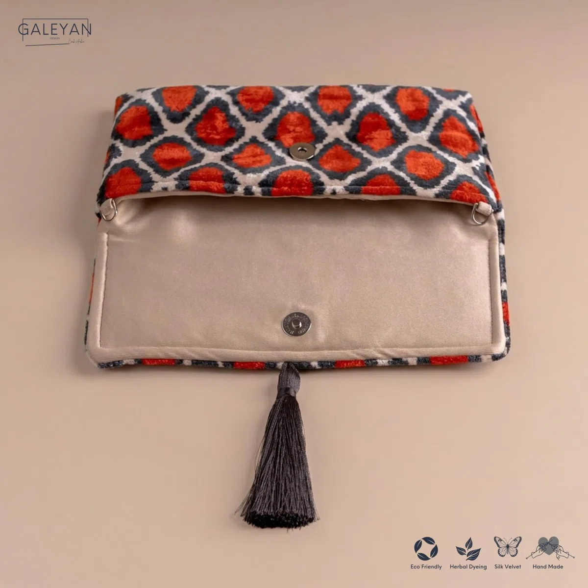 Bolso Ikat de terciopelo de seda hecho a mano, estilo sobre, diseño bohemio, patrón étnico, opción de correa de cadena, bolso de mano de fiesta de noche, bolso de mano de alta calidad, blanco
