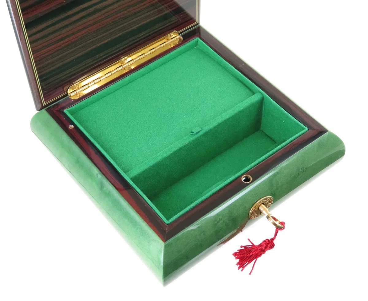 Joyero musical/caja de música para joyas de madera teñida verde claro con marquetería ramo de flores y mecanismo musical de resorte de 18 notas - El vals de Amélie Poulain (Yann Tiersen).