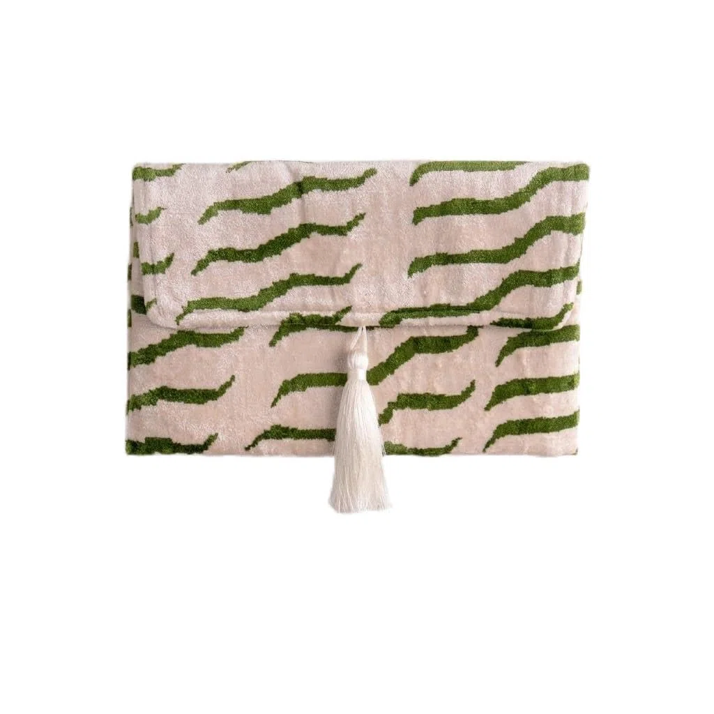 Bolso Ikat de terciopelo de seda hecho a mano, estilo sobre, diseño bohemio, patrón étnico, opción de correa de cadena, bolso de mano de fiesta de noche, bolso de mano premium, blanco roto