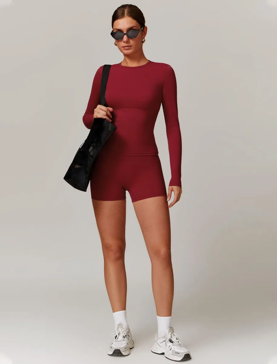 QBGJTD Conjunto de entrenamiento para mujer, dos piezas, camiseta de manga larga a juego, pantalones cortos de cintura alta, para otoño e invierno, gimnasio, entrenamiento