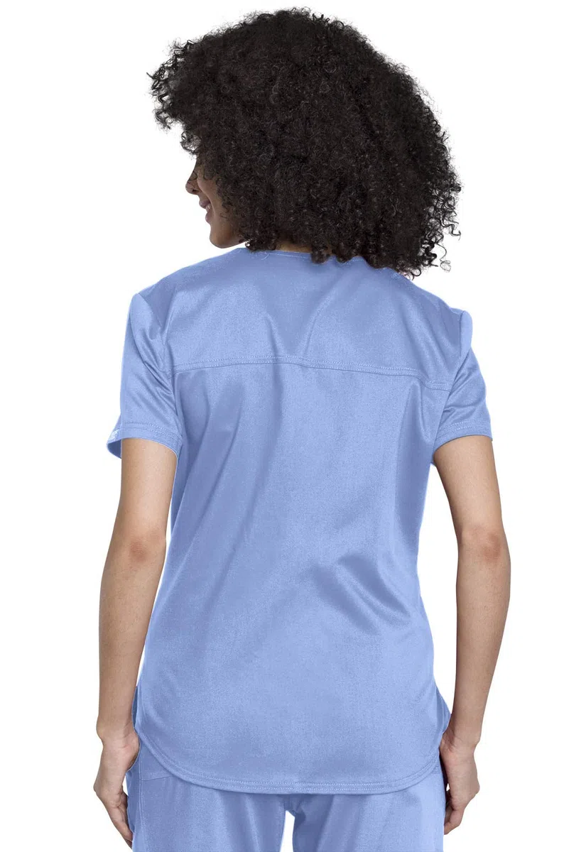 Cherokee Conjunto de uniforme médico para mujer con cuello en V, WW657 con pantalón médico de tiro medio y pierna cónica con cordón WW105, Ciel- 2XL Top / 2XL Petite Pant