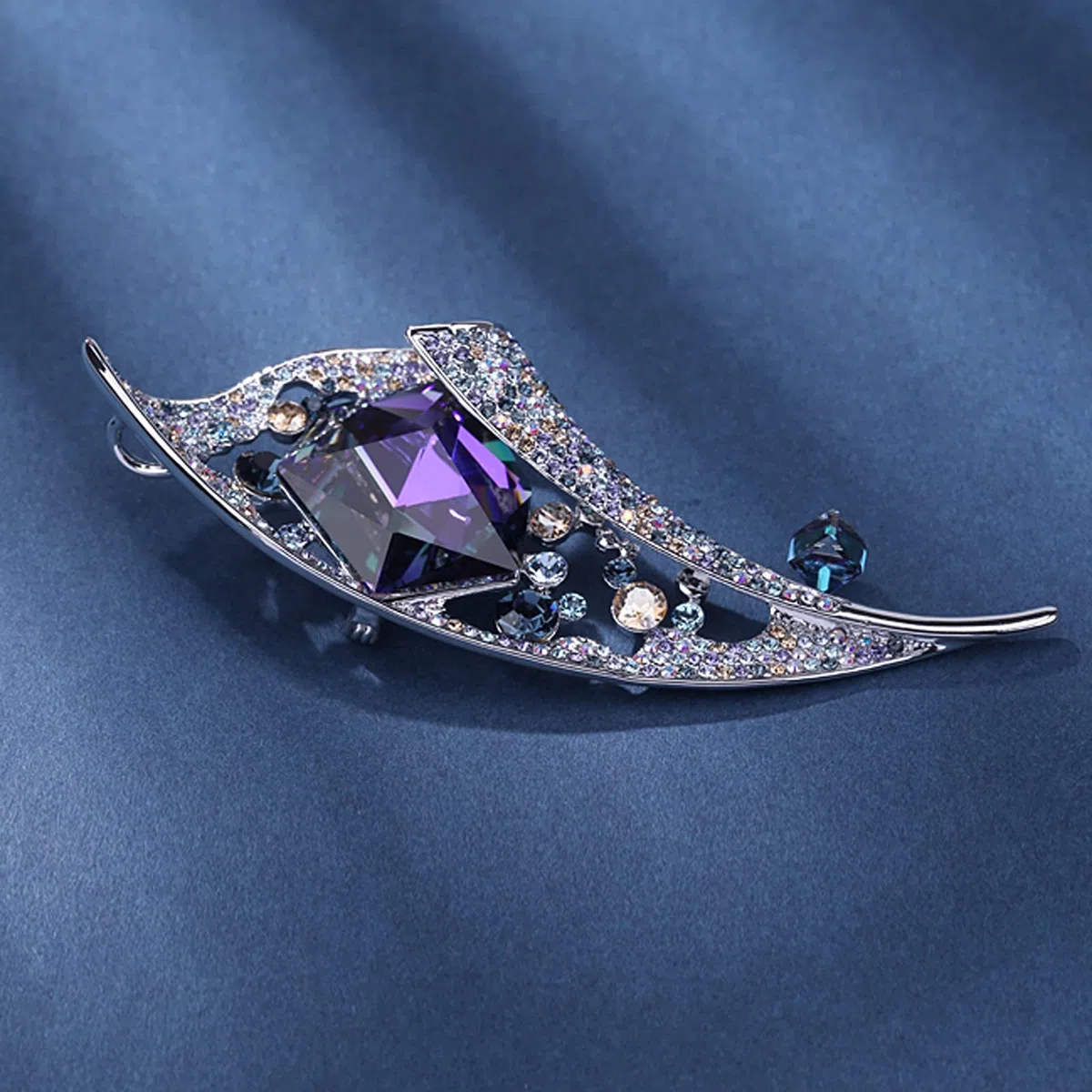 CFWSHJ Broche De Mujer Alfileres Elegante Broche Único Solapa Bufanda Ropa Ramillete Accesorios De Ramillete De Cristal Damas Cumpleaños Boda Baile De Graduación San Valentín Broches Decorativos De