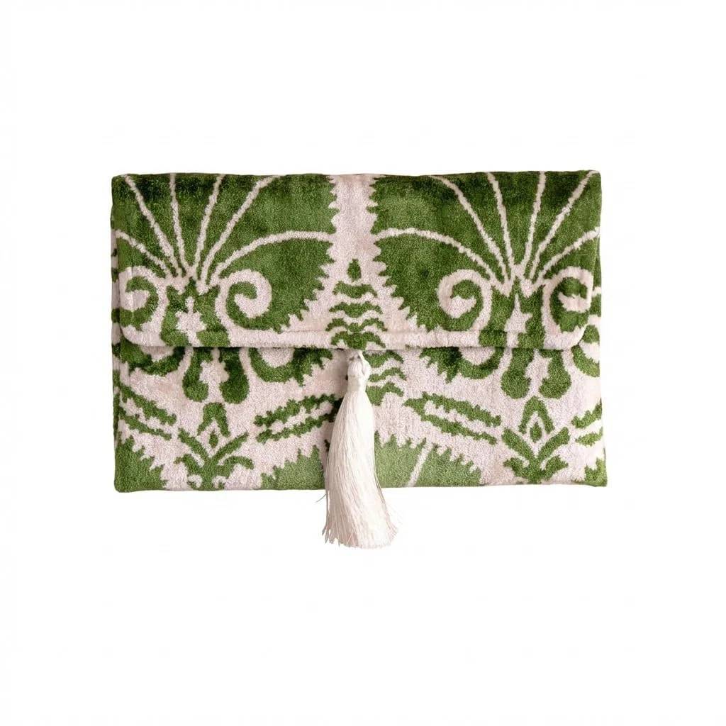 Bolso Ikat de terciopelo de seda hecho a mano, estilo sobre, diseño bohemio, patrón étnico, opción de correa de cadena, bolso de mano de fiesta de noche, bolso de mano premium, blanco roto