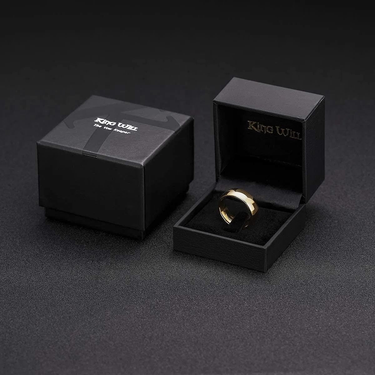 King Will Glory - Anillo de compromiso de carburo de tungsteno chapado en oro de 24 quilates pulido, con un estilo abovedado, de 8 mm