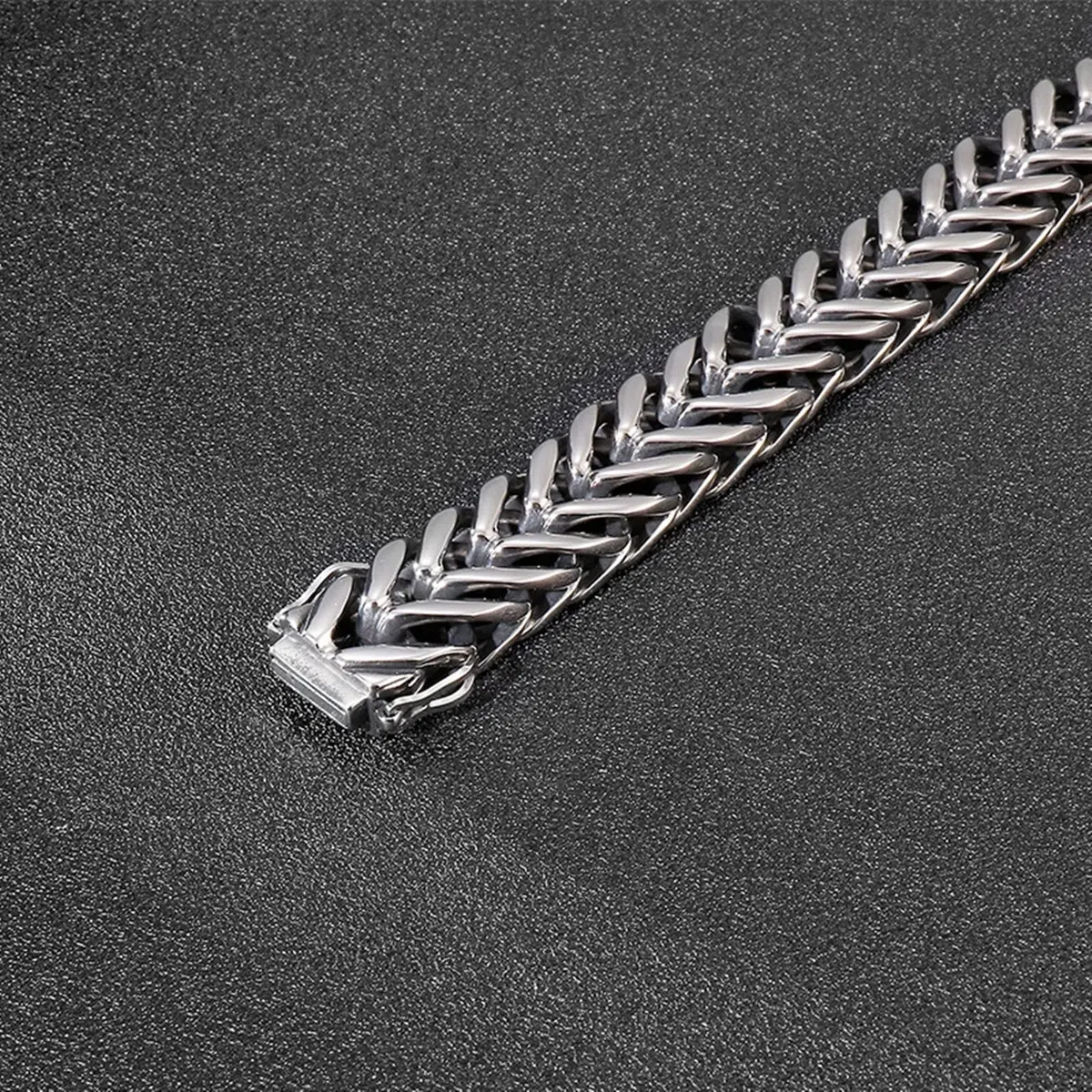 Pulseras de encanto, para hombre cubano, pulsera de eslabones de plata de acero inoxidable en forma de V, diseño de hebilla de 220x17mm para los hombres