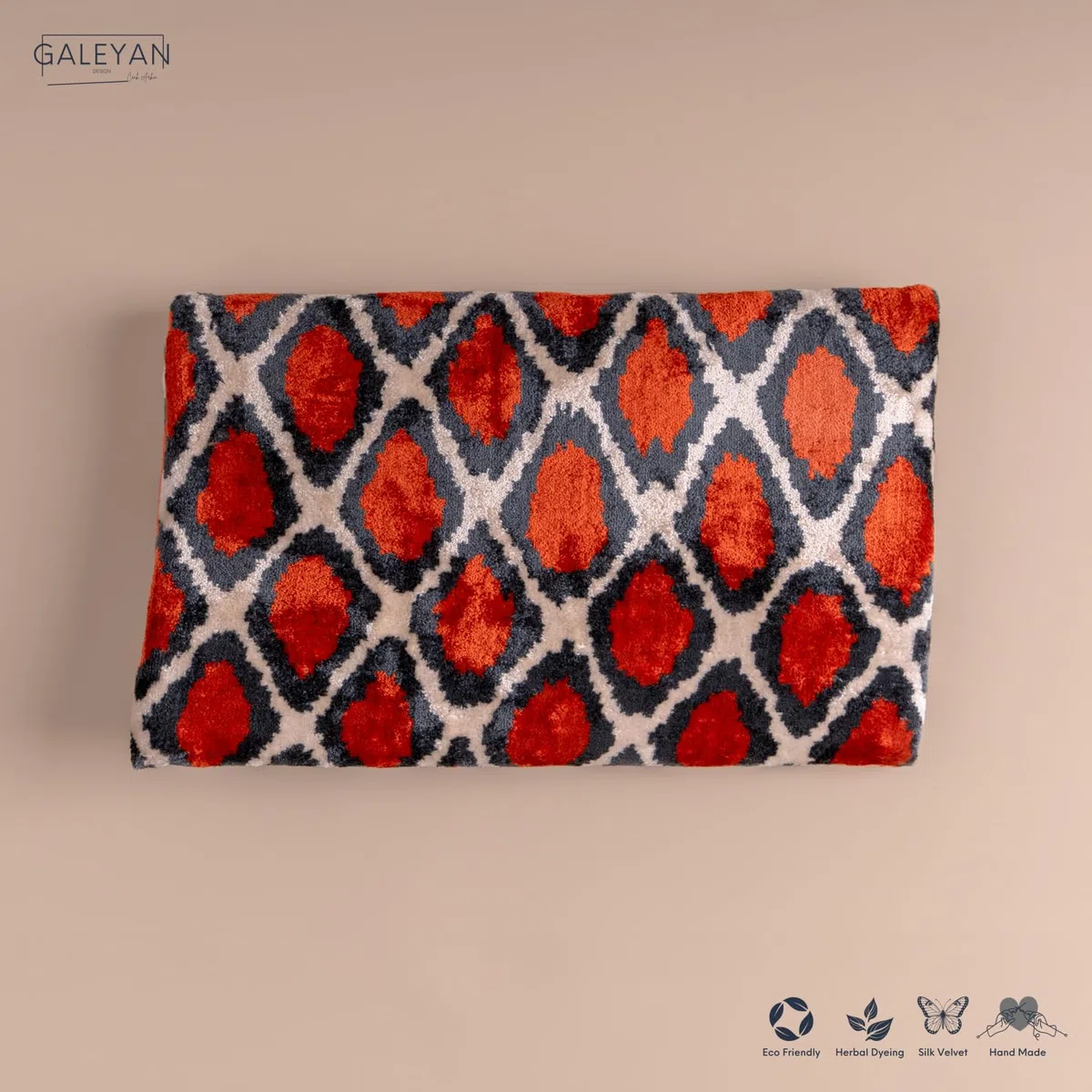 Bolso Ikat de terciopelo de seda hecho a mano, estilo sobre, diseño bohemio, patrón étnico, opción de correa de cadena, bolso de mano de fiesta de noche, bolso de mano de alta calidad, blanco