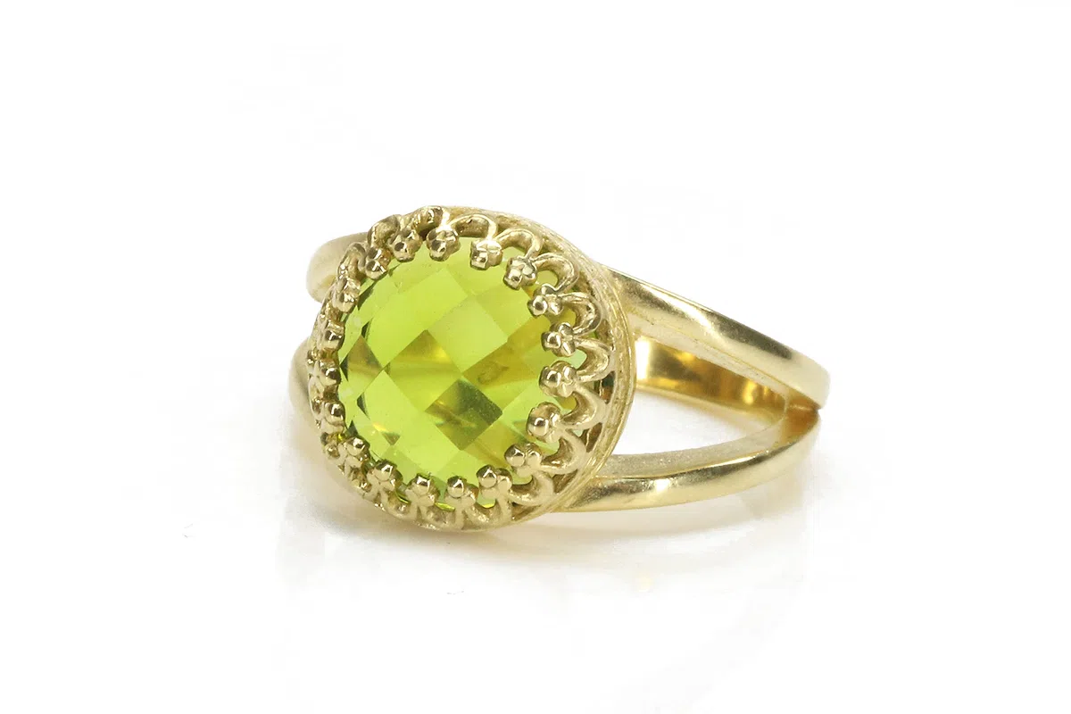 Delicado Anillo de Peridoto en Oro de 14k - Joyería de Piedra de Nacimiento para Mujeres - Anillo Personalizado, Anillo de Moda, Anillo de Boda, de Compromiso, de Promesa Único - Joyería Hecha a Mano