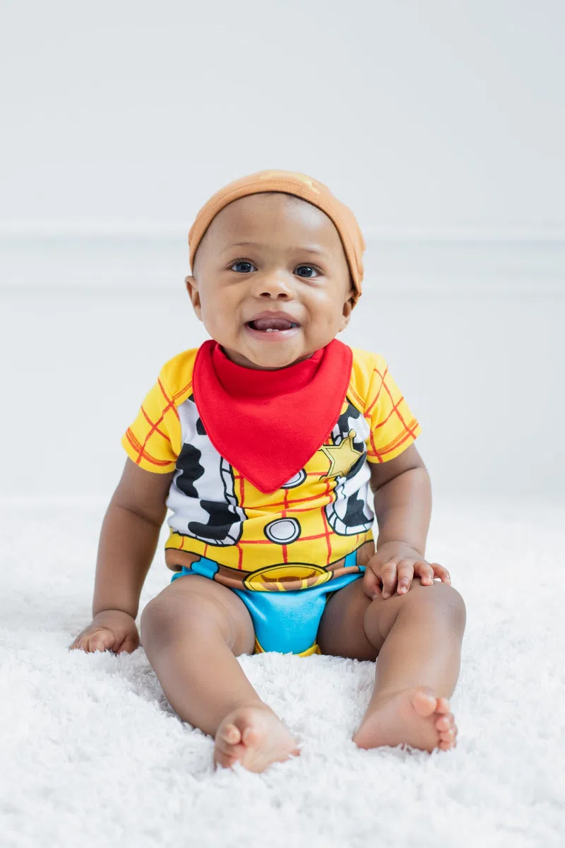 Disney Body para bebé con gorro: Toy Story, Pooh, Increíbles, Monstruos y Mickey