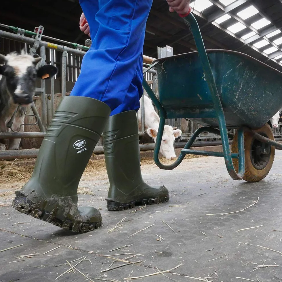 Botas de Seguridad y de Trabajo para Hombres y Mujeres Incl. Puntera de Acero, para Uso agrícola, garantizan una excelente adherencia, protección Aislante -30 Grados, Verde, EU 45