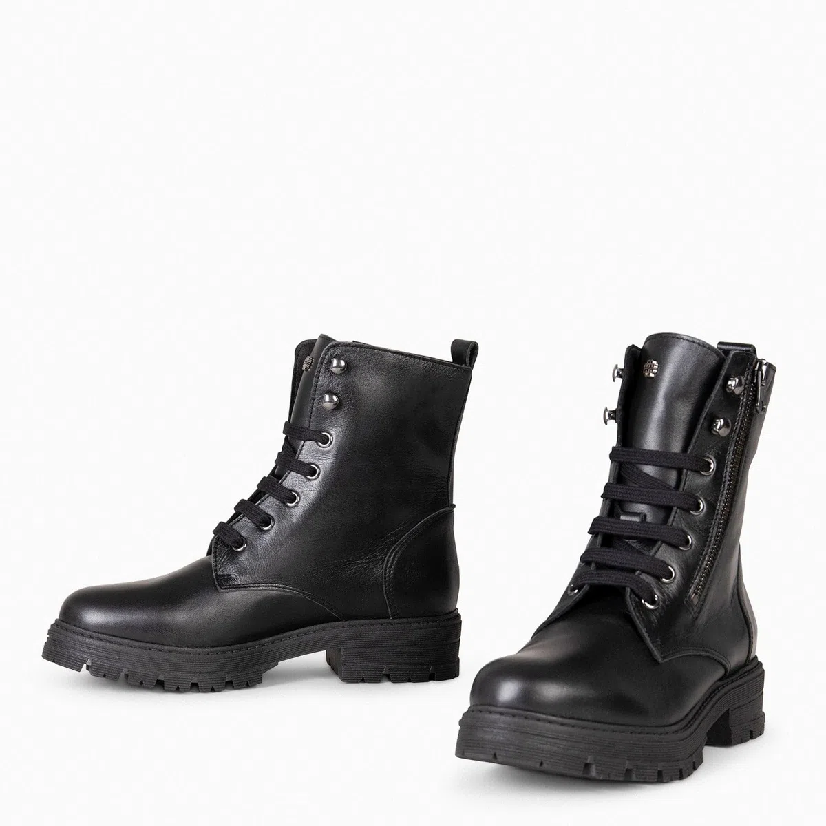 miMaO. Botas militares mujer en piel con piso track y cremallera lateral. Hecho en España