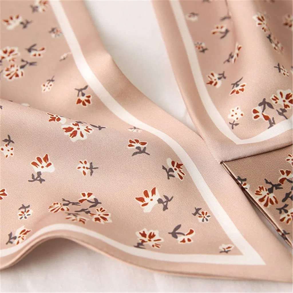 Bufanda de Mujer Bufanda Cuadrada Estampado de Corbata de Pelo Pañuelo de Seda Satinada Pañuelo de Cabeza para Mujer Bufanda de Seda de Tira Larga pequeña (C 15 * 70CM)