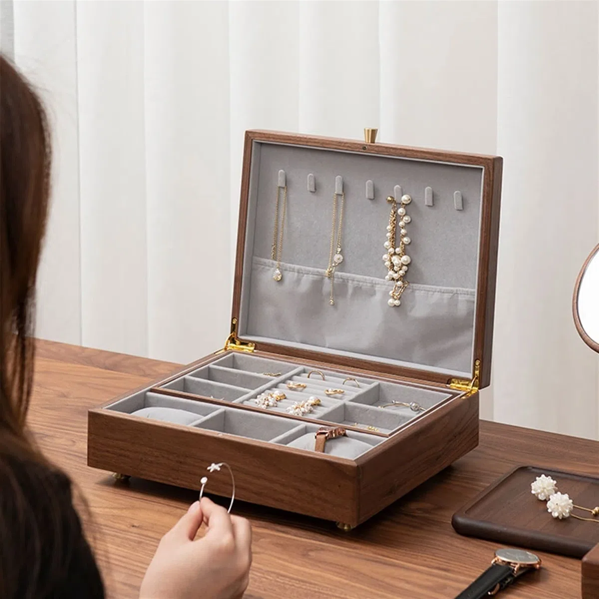 Joyero Decorativo Caja de almacenamiento de caja de joyería de 11.81 pulgadas Caja de joyería pequeña Caja de nuez negra Se puede almacenar anillo de pantalla Pulsera Pendientes Pendientes Reloj Cajas