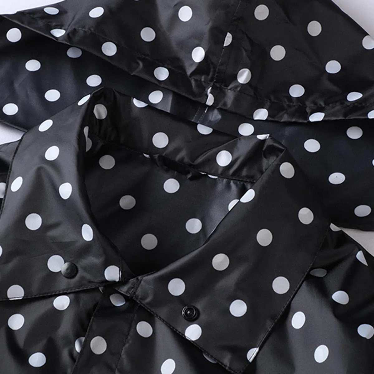 Chaqueta Impermeable Portátil con Cordón Ajustable, Cortavientos, Poncho Resistente a, Moderno Y para Senderismo, Camping Y Viajes.