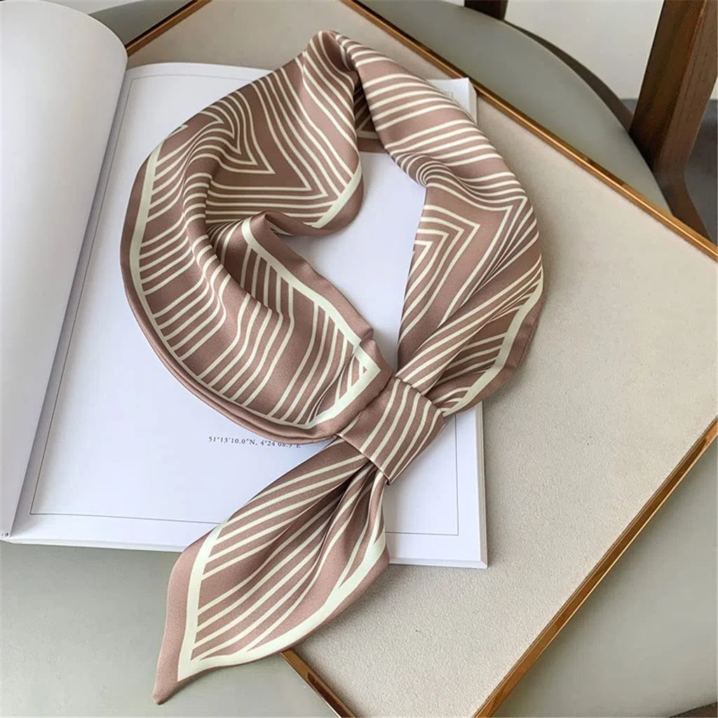Bufanda de Mujer Bufanda Cuadrada Estampado de Corbata de Pelo Pañuelo de Seda Satinada Pañuelo de Cabeza para Mujer Bufanda de Seda de Tira Larga pequeña (C 14 * 70CM)