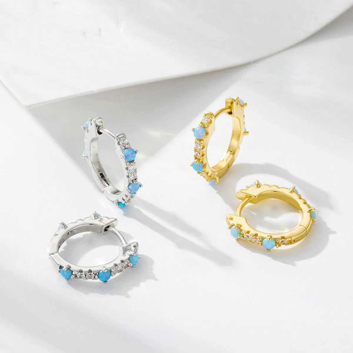 Wycian Pendientes grandes para mujer, ópalo azul y moissanita, pendientes de aro dorados pequeños pequeños para ella 9 K/14K/18K oro/platino