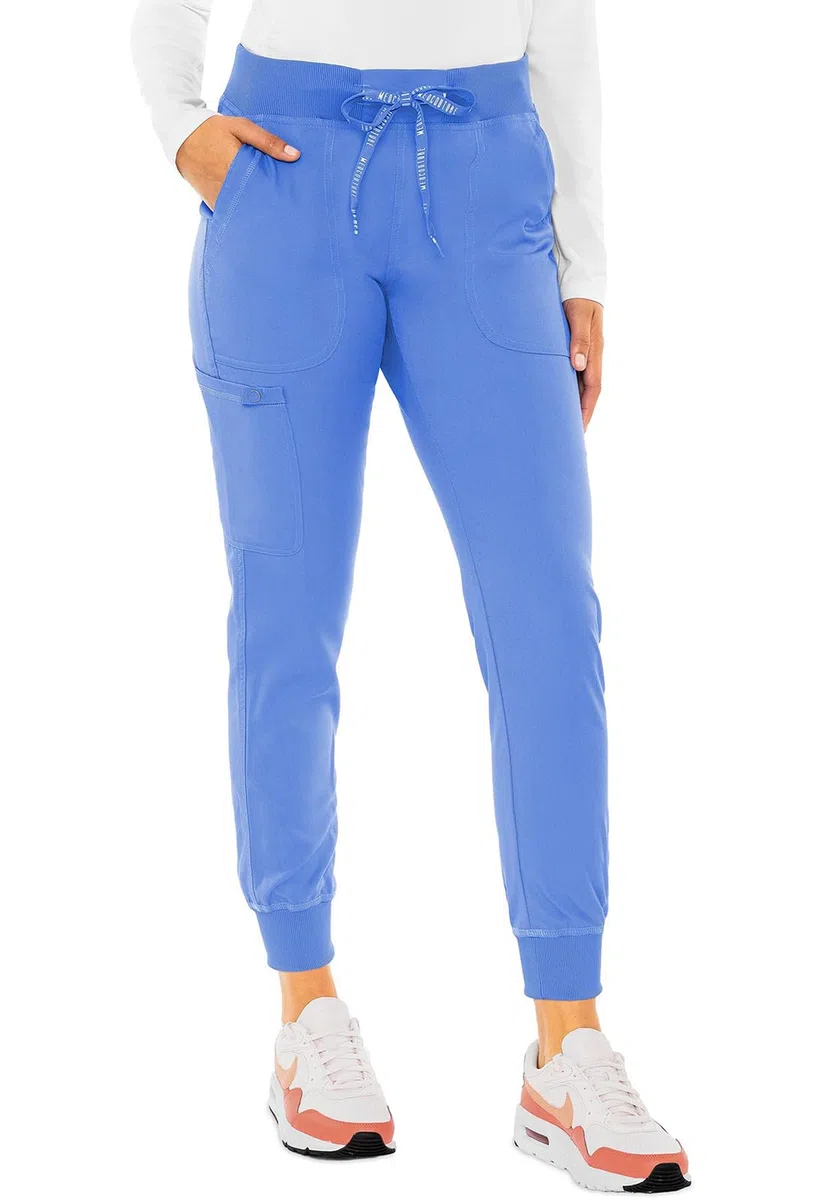 Med Couture Conjunto de uniforme médico para mujer con cuello en V MC7448 y pantalones elásticos en 2 direcciones 7710, Ciel- XS Top/S Tall Pant