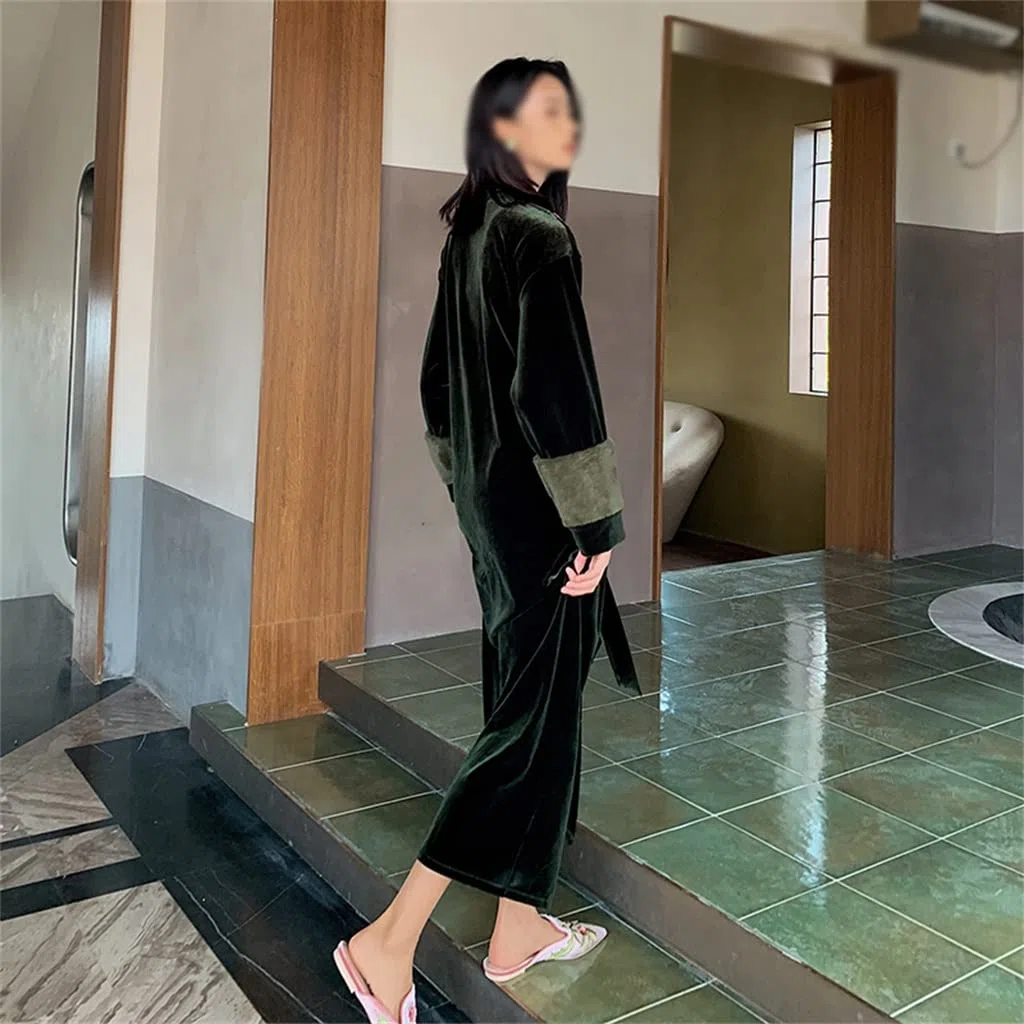 RWRAPS Pijama de Terciopelo Bordado para Mujer Kimono Bata Solapa Albornoz de Gran tamaño Camisón (D 1)