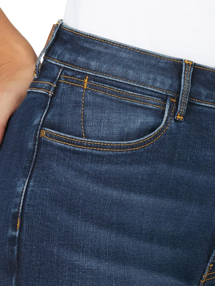 Wrangler High Rise True Straight Fit Jean - Jeans de Talle Alto y Corte Recto Mujer