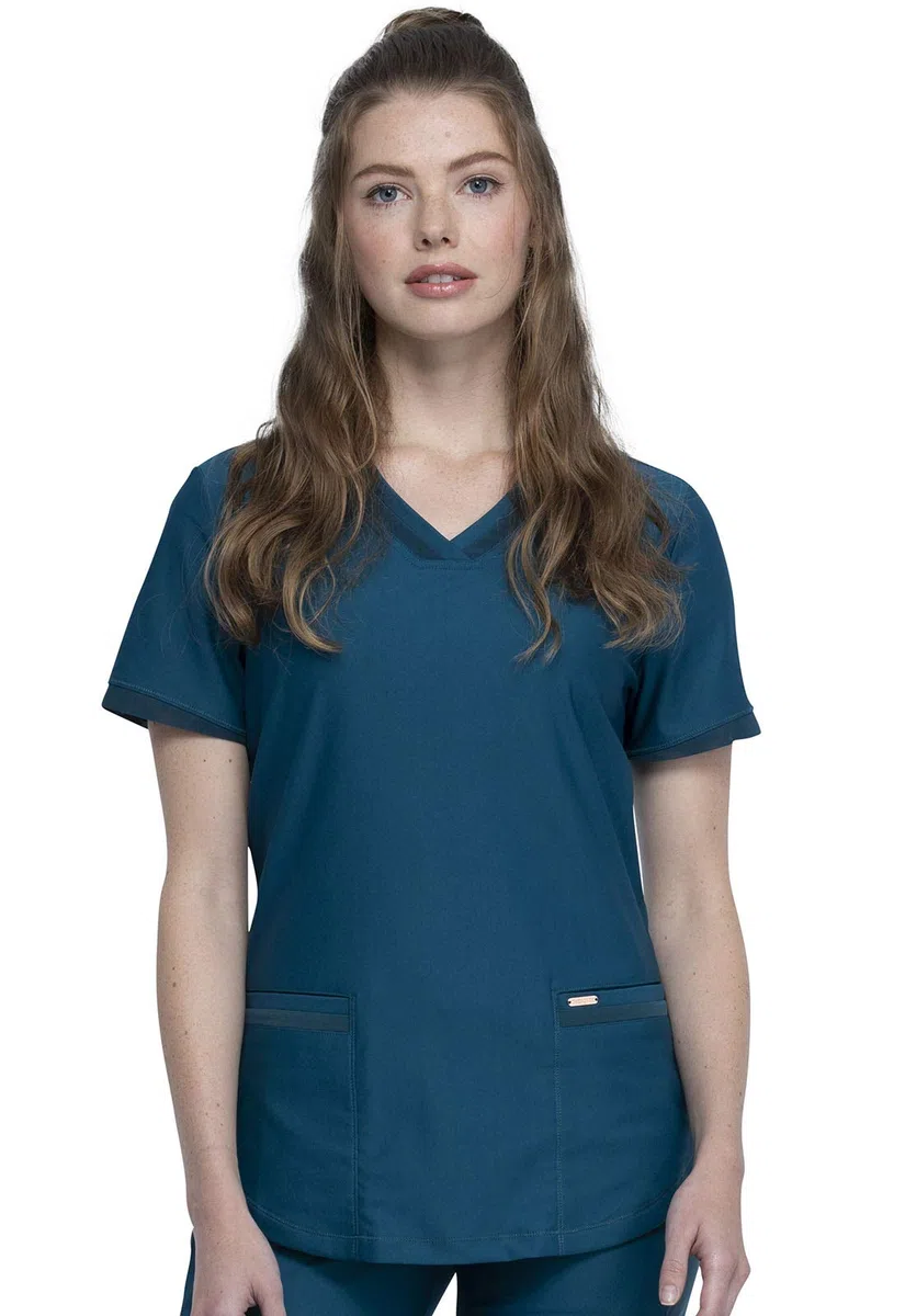 Cherokee CK840 - Conjunto de ropa quirúrgica para mujer, 7 bolsillos, cuello en V, dobladillo curvado CK840 y pantalón de pierna cónica de tiro medio con cordón CK095, azul caribeño, camiseta 2XL /