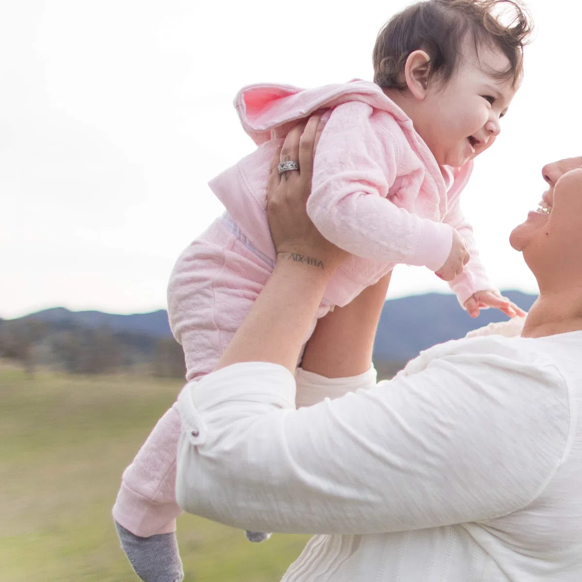 Burt's Bees Baby Sudaderas para bebés y niños, chaquetas ligeras con cremallera y abrigos con capucha, algodón orgánico, Acolchado floral., recién nacido