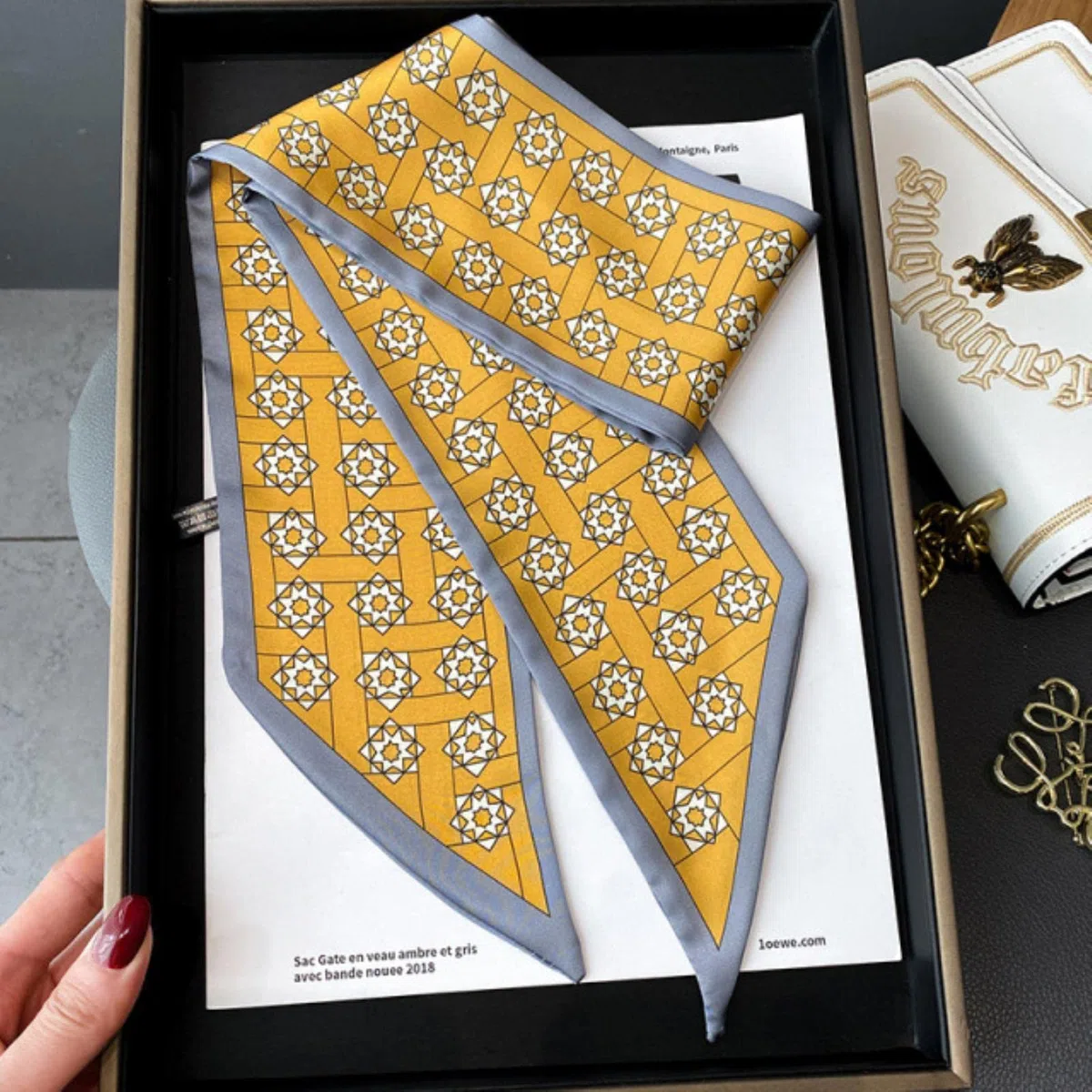 ACiyD Bufanda Estampado Seda Cinta de Raso Bandas para el Cabello Mujeres Pañuelo Estampado Pañuelo Bolsa Corbatas Bufanda Señora Moda Accesorios para el Cabello Sombreros (JJ 123)