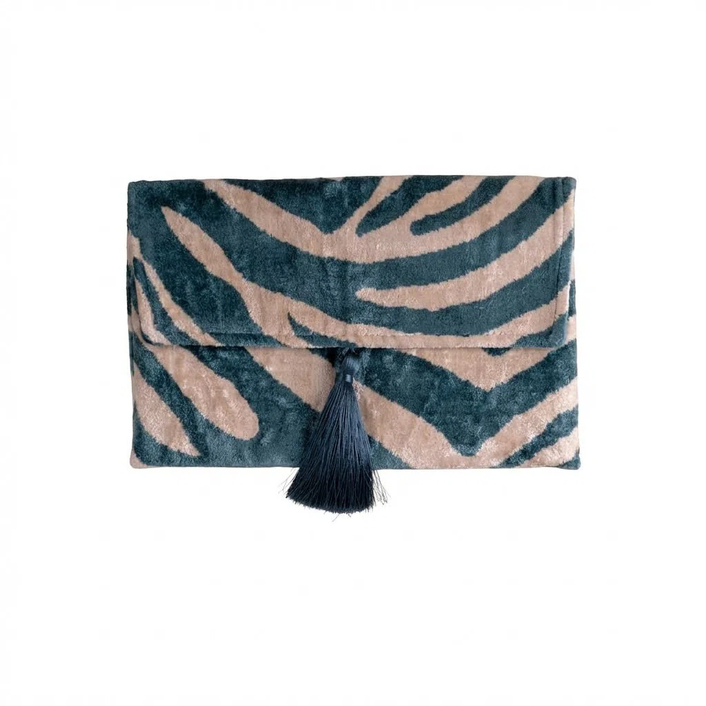Bolso Ikat de terciopelo de seda hecho a mano, estilo sobre, diseño bohemio, patrón étnico, opción de correa de cadena, bolso de mano de fiesta de noche, bolso de mano premium, blanco roto