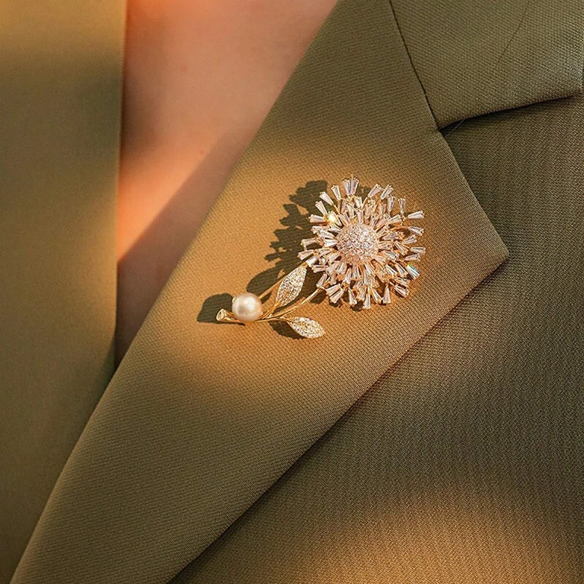 Broche de solapa Moda margarita broches lujoso temperamento abrigo decoración, ropa de corsage bufanda decoración accesorios, banda blanca margarita broche Accesorio para disfraz de mujer y niña.