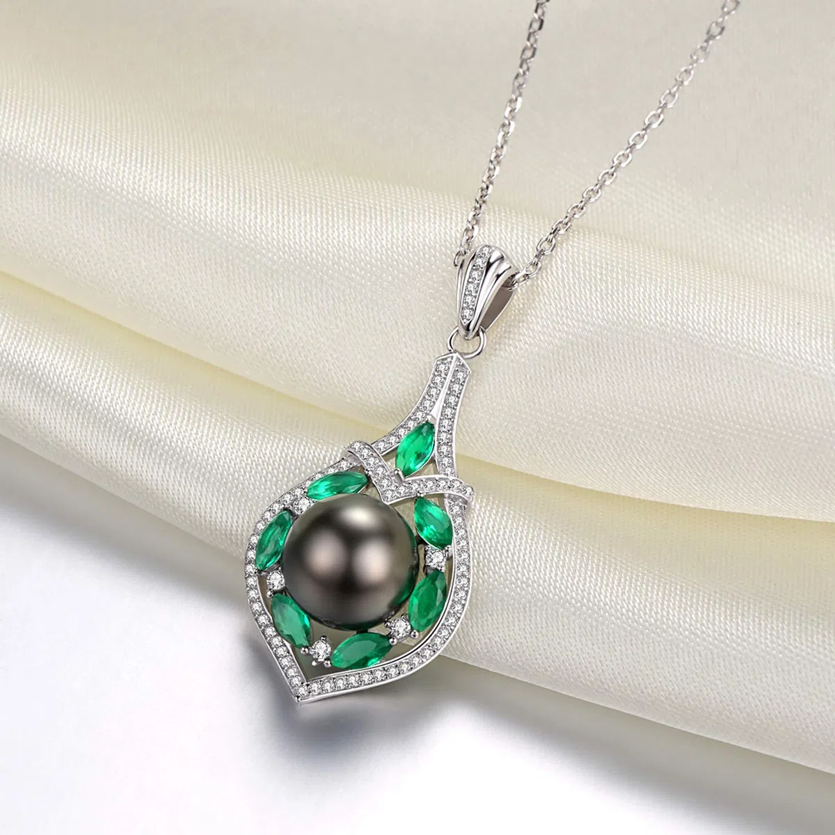 VIKI LYNN Collar con colgante de perlas negras cultivadas de Tahití, de 10 a 11 mm, plata de ley de calidad AAA, circonita cúbica para mujer, Plata esterlina Zirconia cúbica Plata de ley Circonita