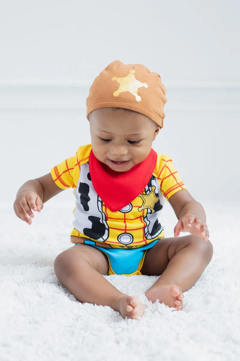 Disney Body para bebé con gorro: Toy Story, Pooh, Increíbles, Monstruos y Mickey