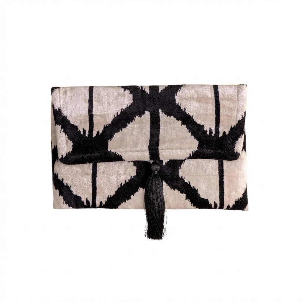 Bolso Ikat de terciopelo de seda hecho a mano, estilo sobre, diseño bohemio, patrón étnico, opción de correa de cadena, bolso de mano de fiesta de noche, bolso de mano premium, blanco roto
