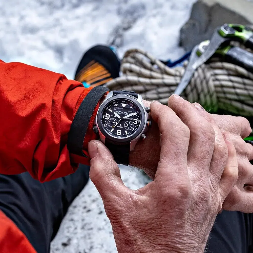 CITIZEN Promaster JV1007-07E Eco-Drive - Reloj solar analógico y digital para hombre con correa de silicona, Deportes
