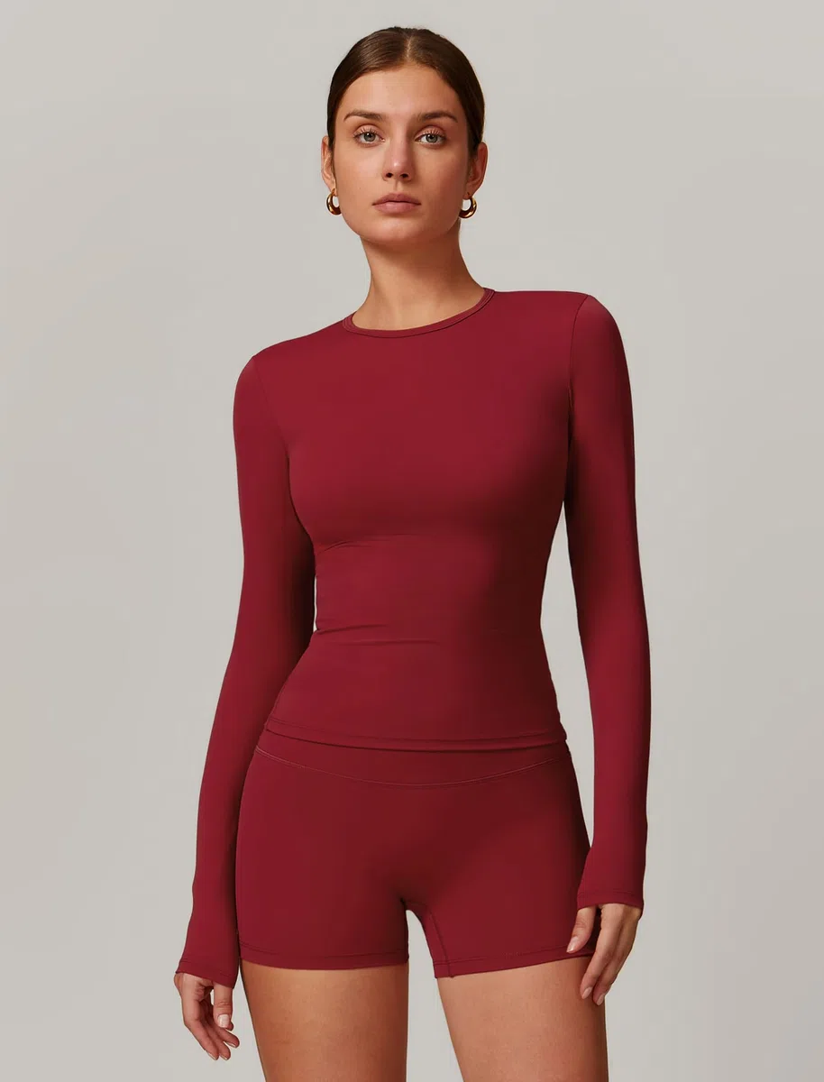 QBGJTD Conjunto de entrenamiento para mujer, dos piezas, camiseta de manga larga a juego, pantalones cortos de cintura alta, para otoño e invierno, gimnasio, entrenamiento