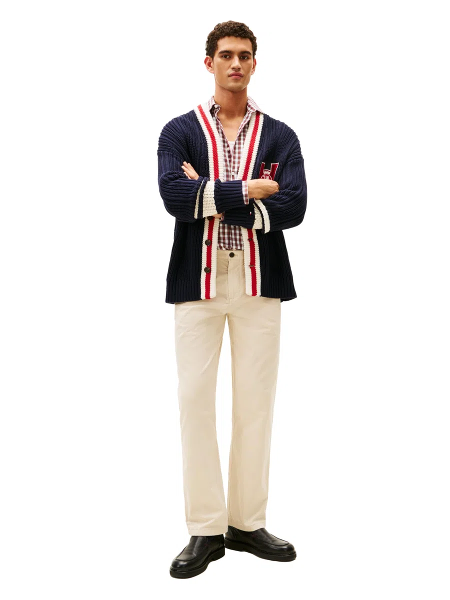 Tommy Hilfiger Pantalones chinos elásticos para hombre, con pantalones casuales de ajuste personalizado, color caqui arena, 38 de ancho x 32 de largo de EE. UU, Caqui arena, Small