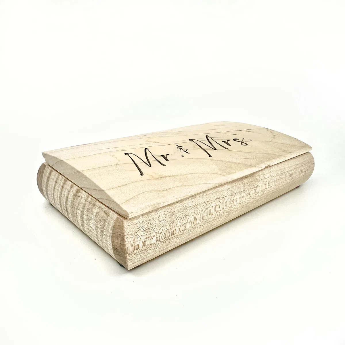 Mikutowski Woodworking Caja de recuerdos de madera Mr and Mrs, regalo de boda recién casado, regalo de aniversario o inauguración de la casa para parejas, hecha a mano en los Estados Unidos,