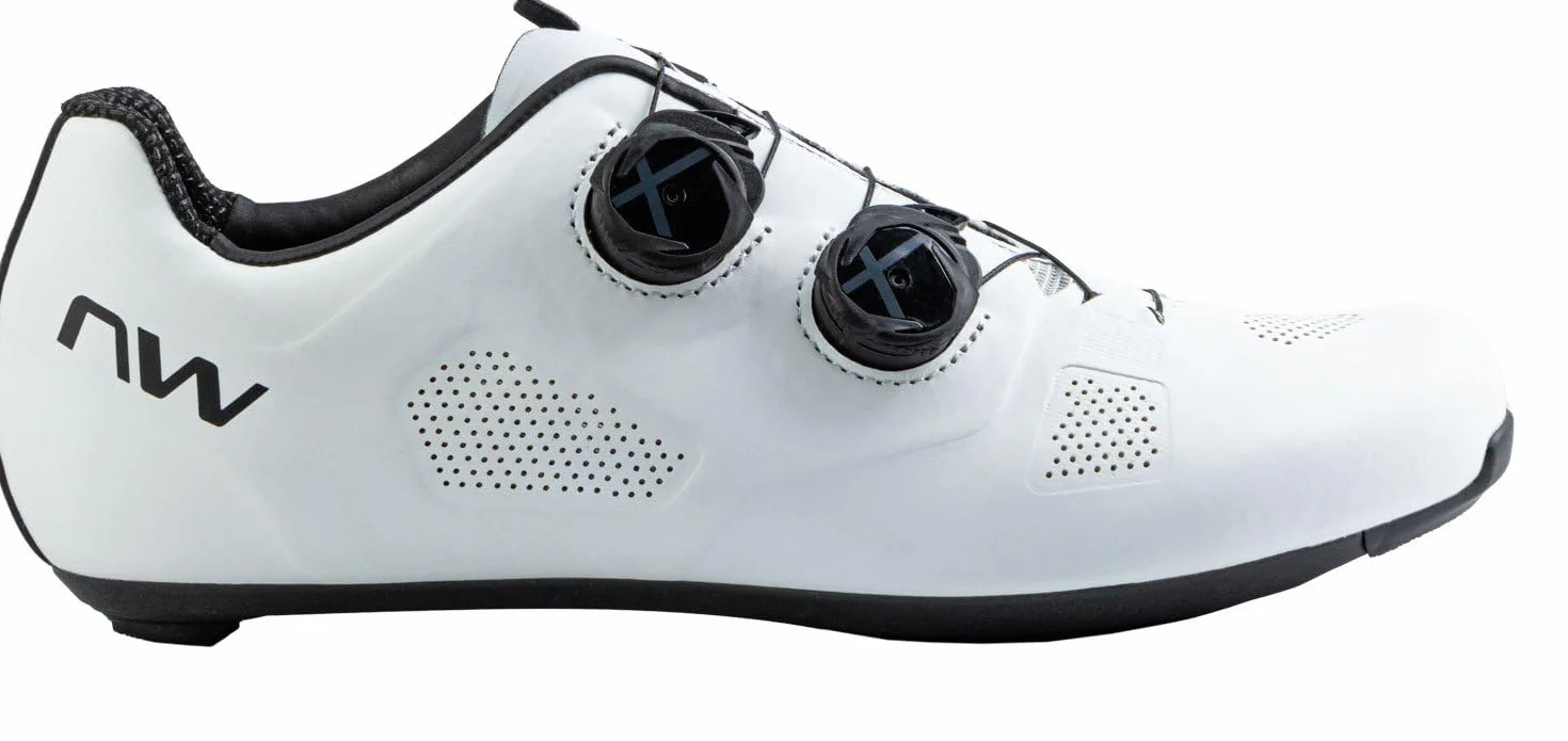 Northwave Revolution Wide - Zapatillas de Ciclismo Carretera Hombre | Zapatos Bici de Ruta de Alto Rendimiento | Calzado Ciclismo Road con Suela Rígida y Ajuste Envolvente